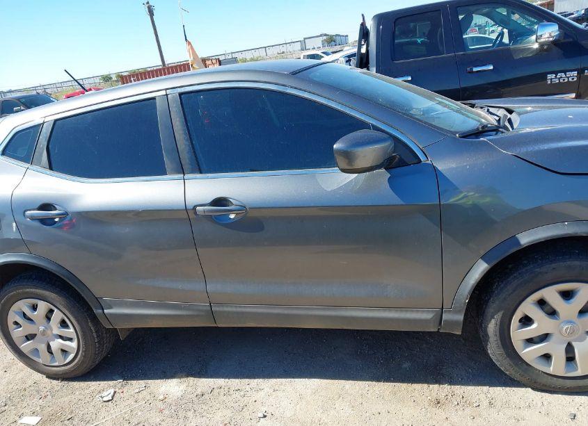 Photo 13 of 2018 Nissan Rogue SPORT S (VIN JN1BJ1CP7JW154498)