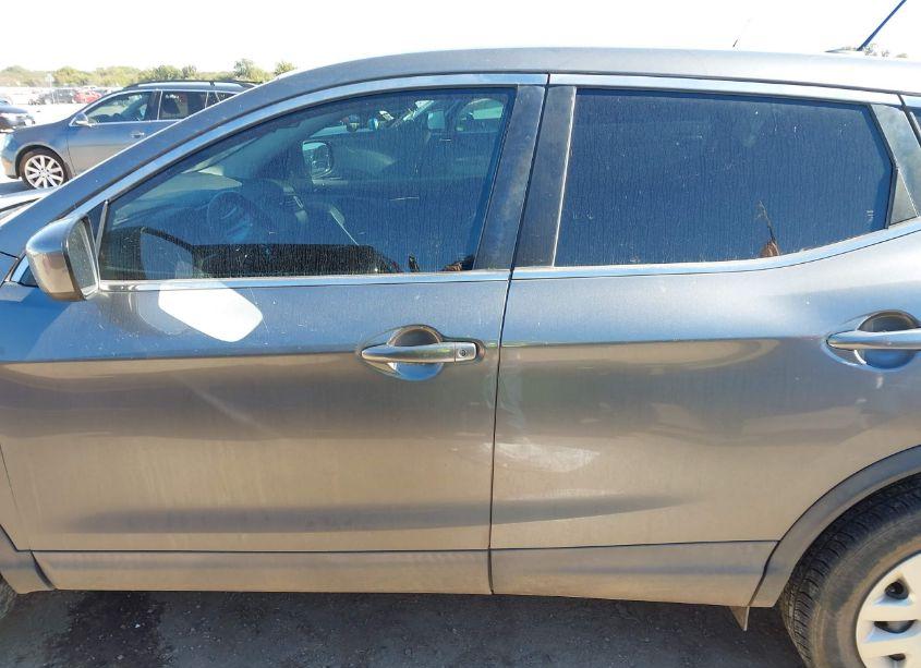 Photo 14 of 2018 Nissan Rogue SPORT S (VIN JN1BJ1CP7JW154498)