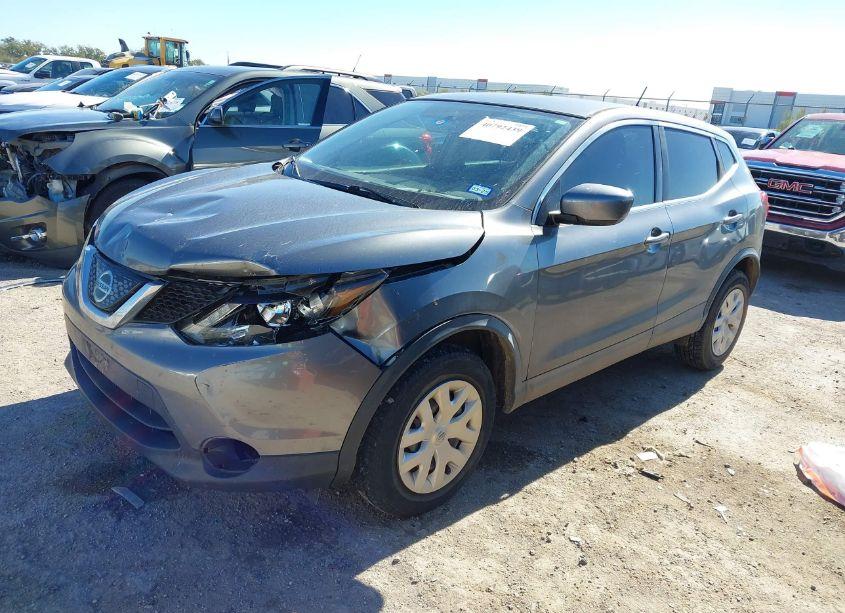 Photo 2 of 2018 Nissan Rogue SPORT S (VIN JN1BJ1CP7JW154498)