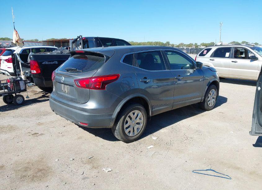 Photo 4 of 2018 Nissan Rogue SPORT S (VIN JN1BJ1CP7JW154498)