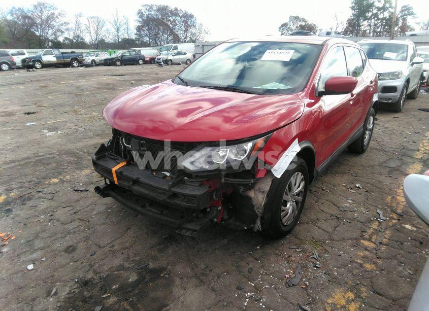 Photo 2 of 2018 Nissan Rogue SPORT S (VIN JN1BJ1CP7JW157627)