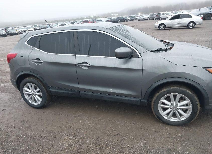 Photo 14 of 2018 Nissan Rogue SPORT S (VIN JN1BJ1CP7JW158308)