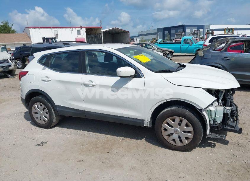 Photo 13 of 2018 Nissan Rogue SPORT S (VIN JN1BJ1CP7JW161516)