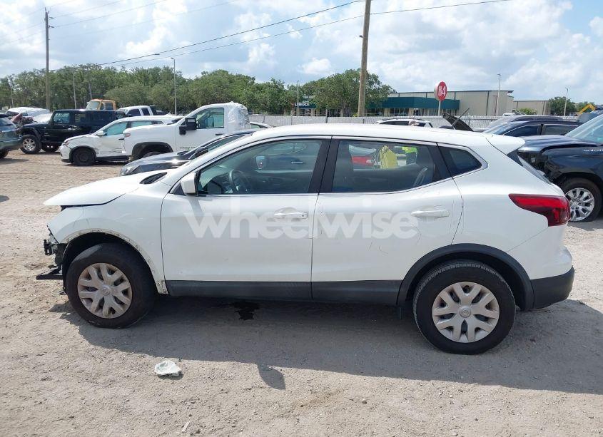 Photo 14 of 2018 Nissan Rogue SPORT S (VIN JN1BJ1CP7JW161516)