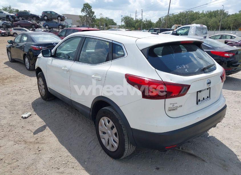 Photo 3 of 2018 Nissan Rogue SPORT S (VIN JN1BJ1CP7JW161516)