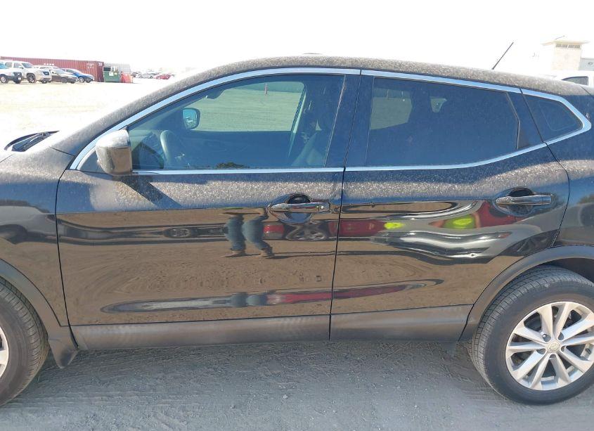 Photo 14 of 2018 Nissan Rogue SPORT S (VIN JN1BJ1CP7JW188456)