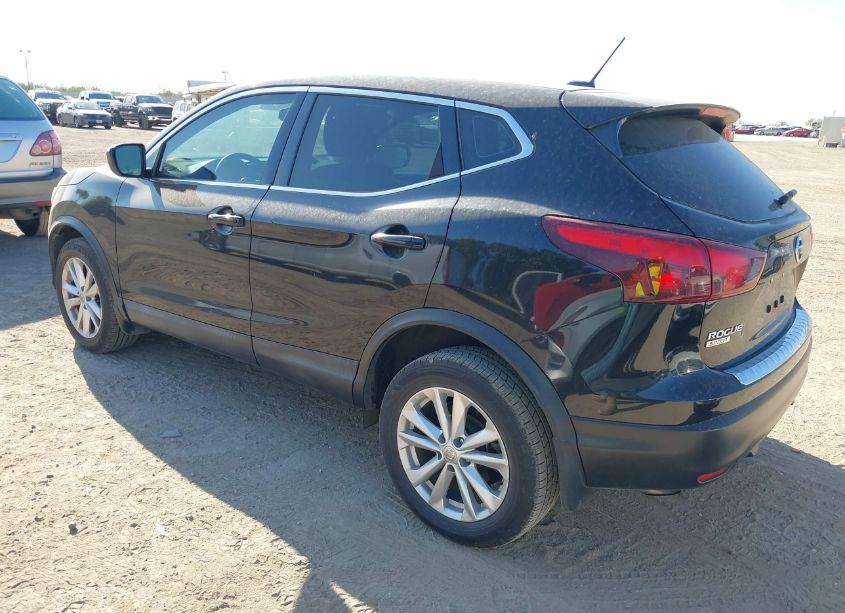 Photo 3 of 2018 Nissan Rogue SPORT S (VIN JN1BJ1CP7JW188456)