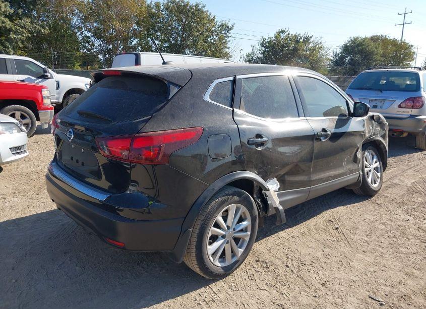 Photo 4 of 2018 Nissan Rogue SPORT S (VIN JN1BJ1CP7JW188456)