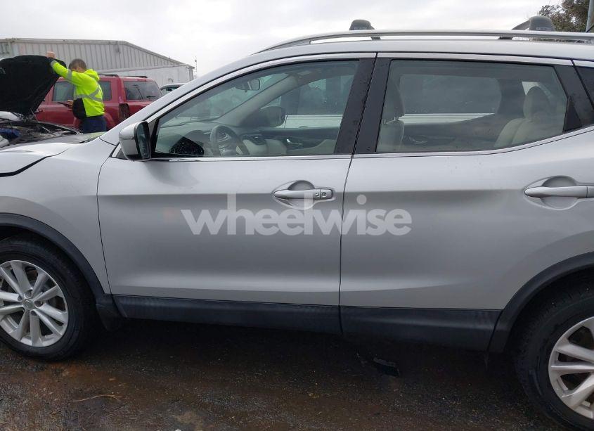 Photo 14 of 2018 Nissan Rogue SPORT SV (VIN JN1BJ1CP7JW195536)