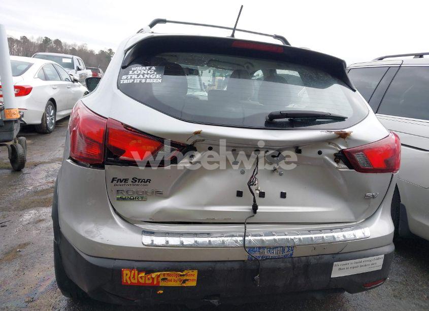 Photo 17 of 2018 Nissan Rogue SPORT SV (VIN JN1BJ1CP7JW195536)