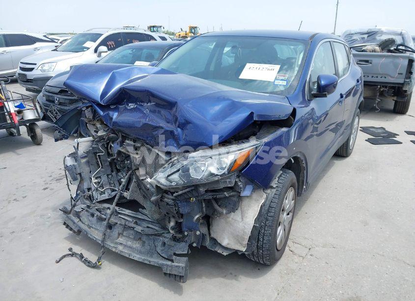 Photo 2 of 2019 Nissan Rogue SPORT S (VIN JN1BJ1CP7KW236524)