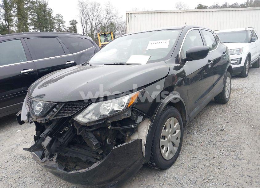 Photo 2 of 2019 Nissan Rogue SPORT S (VIN JN1BJ1CP7KW239147)