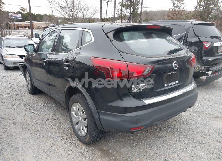 Photo 3 of 2019 Nissan Rogue SPORT S (VIN JN1BJ1CP7KW239147)