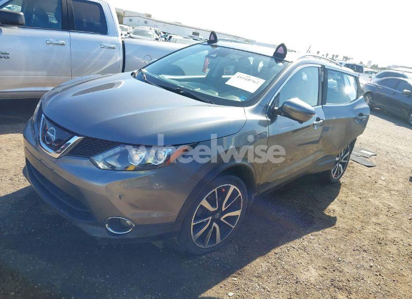 Photo 2 of 2019 Nissan Rogue SPORT SL (VIN JN1BJ1CP7KW521997)