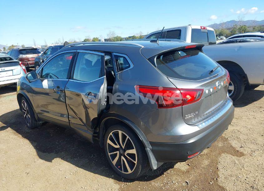 Photo 3 of 2019 Nissan Rogue SPORT SL (VIN JN1BJ1CP7KW521997)