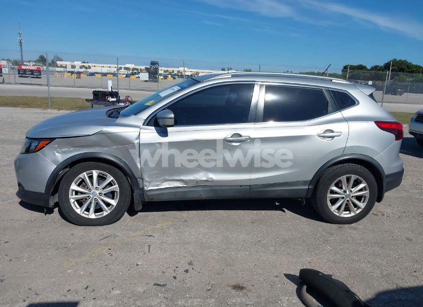 Photo 14 of 2017 Nissan Rogue SPORT SV (VIN JN1BJ1CP8HW011084)