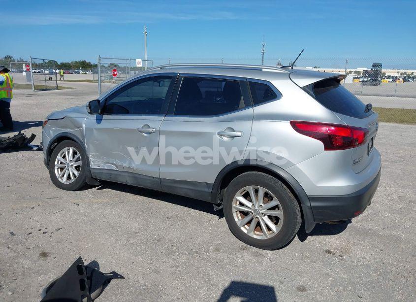 Photo 3 of 2017 Nissan Rogue SPORT SV (VIN JN1BJ1CP8HW011084)