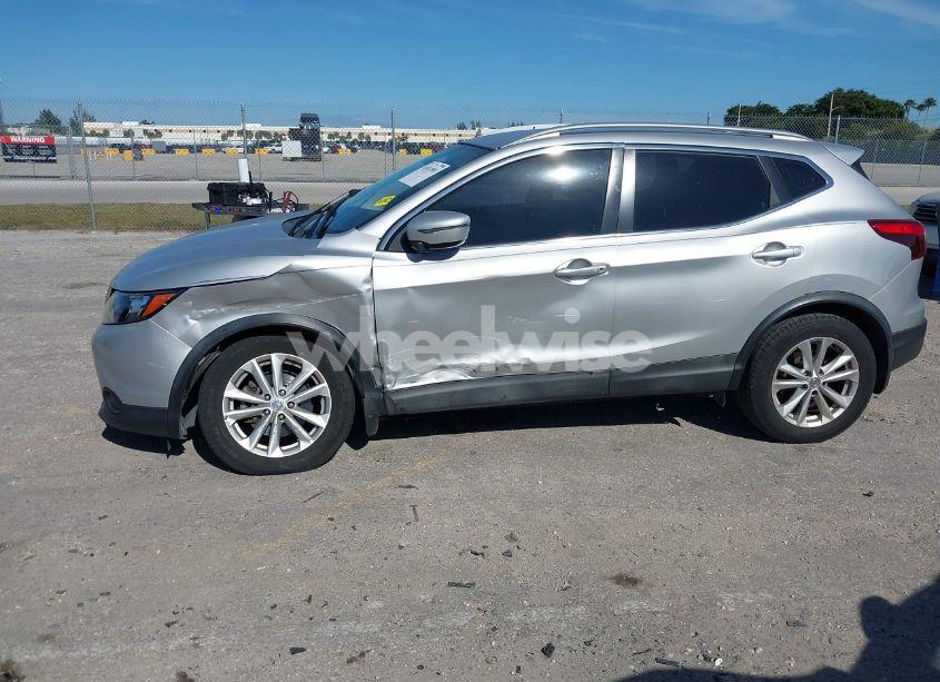 Photo 6 of 2017 Nissan Rogue SPORT SV (VIN JN1BJ1CP8HW011084)