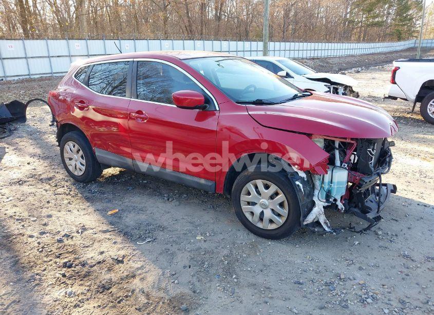 2018 Nissan Rogue SPORT S (VIN JN1BJ1CP8JW101406) main photo
