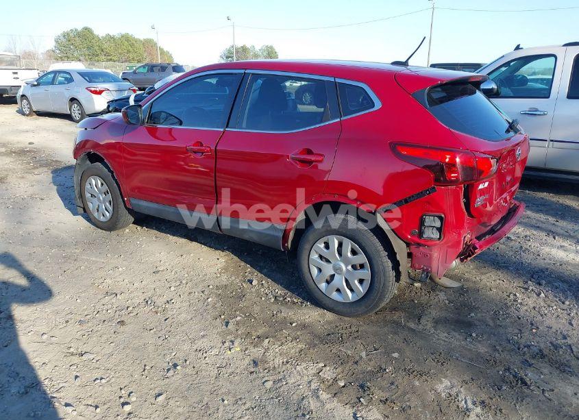 Photo 3 of 2018 Nissan Rogue SPORT S (VIN JN1BJ1CP8JW101406)