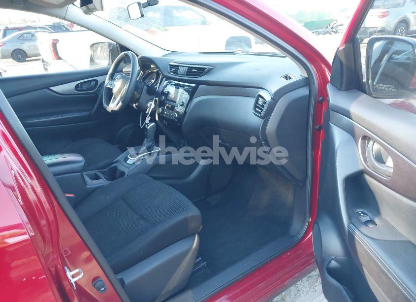 Photo 5 of 2018 Nissan Rogue SPORT S (VIN JN1BJ1CP8JW101406)