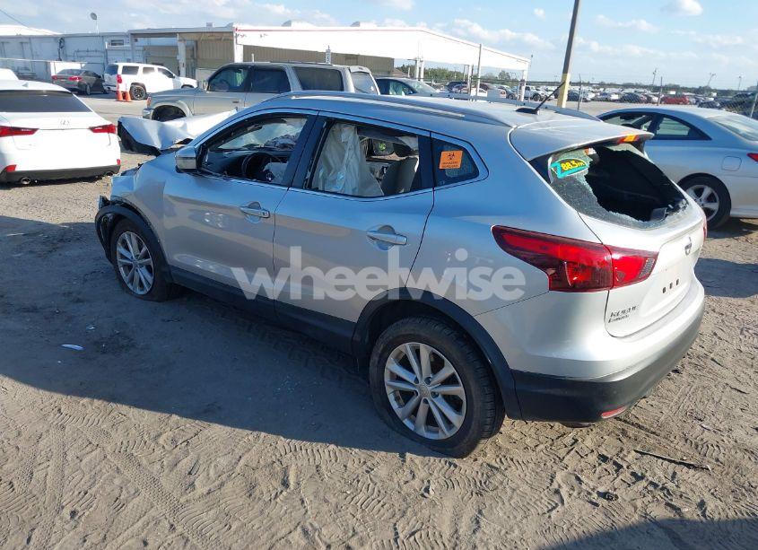 Photo 3 of 2018 Nissan Rogue SPORT SV (VIN JN1BJ1CP8JW150976)