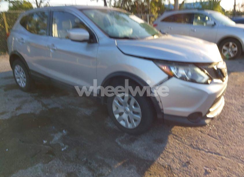 2018 Nissan Rogue SPORT S (VIN JN1BJ1CP8JW157281) main photo