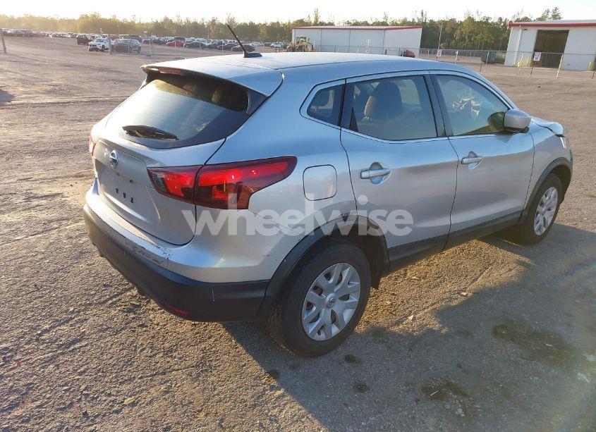 Photo 4 of 2018 Nissan Rogue SPORT S (VIN JN1BJ1CP8JW157281)