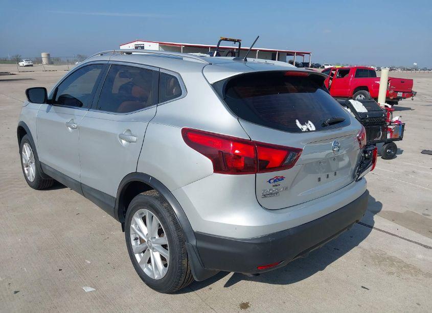 Photo 3 of 2018 Nissan Rogue SPORT SV (VIN JN1BJ1CP8JW184996)