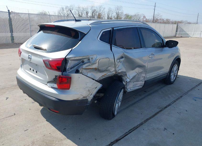 Photo 4 of 2018 Nissan Rogue SPORT SV (VIN JN1BJ1CP8JW184996)