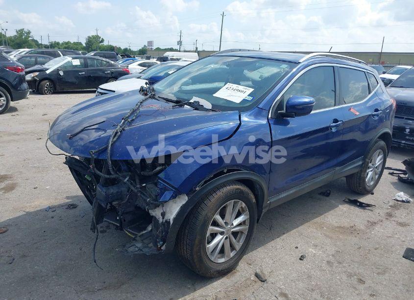 Photo 2 of 2018 Nissan Rogue SPORT SV (VIN JN1BJ1CP8JW185596)