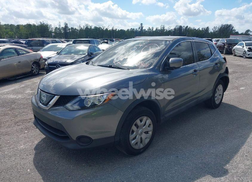 Photo 2 of 2019 Nissan Rogue SPORT S (VIN JN1BJ1CP8KW217691)