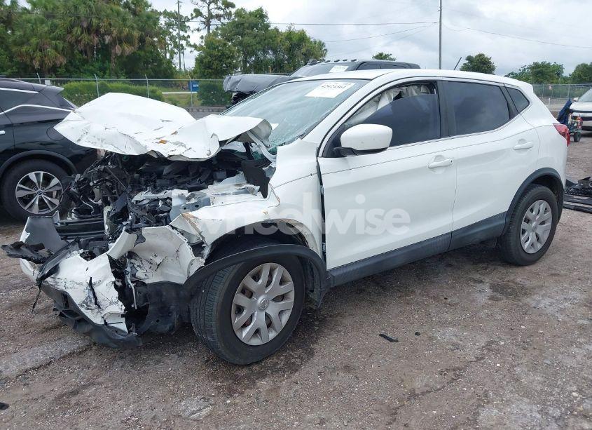 Photo 2 of 2019 Nissan Rogue SPORT S (VIN JN1BJ1CP8KW220509)