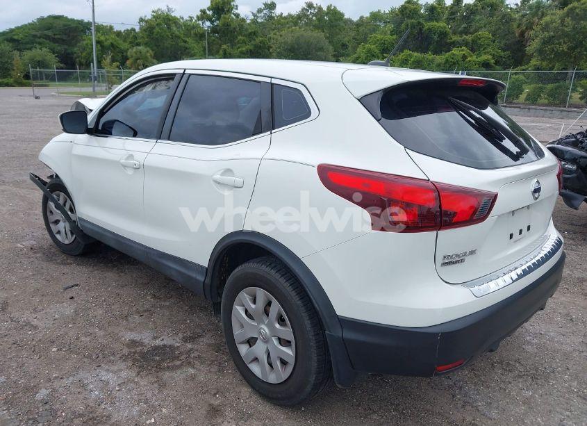 Photo 3 of 2019 Nissan Rogue SPORT S (VIN JN1BJ1CP8KW220509)