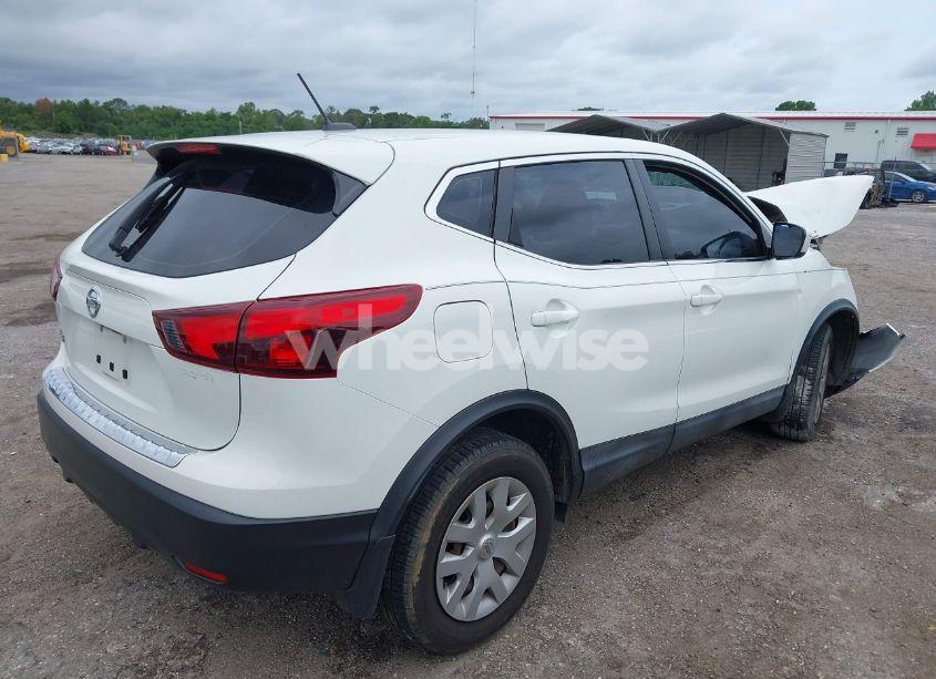 Photo 4 of 2019 Nissan Rogue SPORT S (VIN JN1BJ1CP8KW220509)