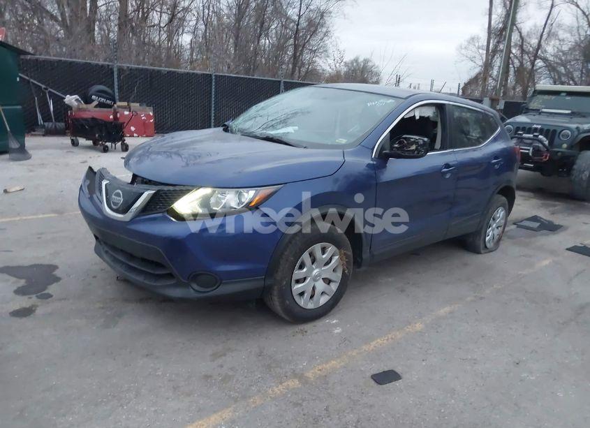 Photo 2 of 2019 Nissan Rogue SPORT S (VIN JN1BJ1CP8KW221711)
