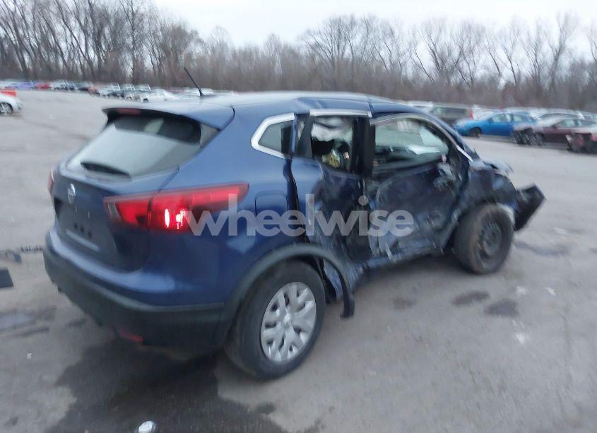 Photo 4 of 2019 Nissan Rogue SPORT S (VIN JN1BJ1CP8KW221711)