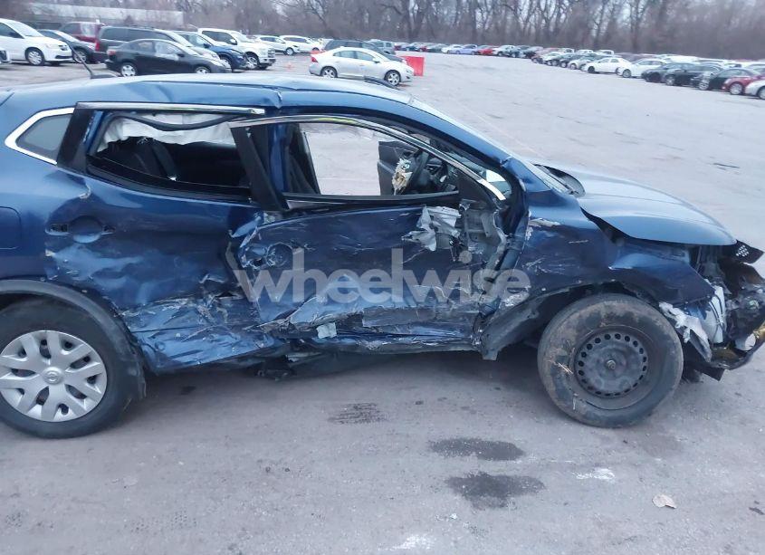 Photo 6 of 2019 Nissan Rogue SPORT S (VIN JN1BJ1CP8KW221711)