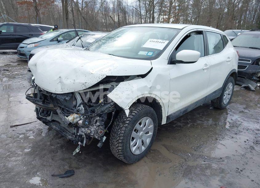 Photo 2 of 2019 Nissan Rogue SPORT S (VIN JN1BJ1CP8KW239738)
