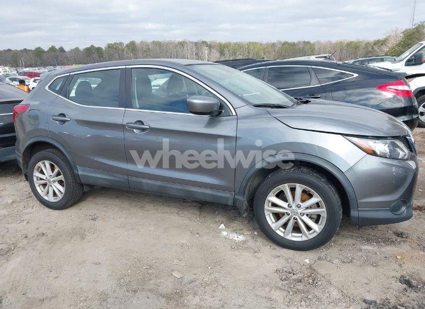 Photo 13 of 2017 Nissan Rogue SPORT S (VIN JN1BJ1CP9HW026144)