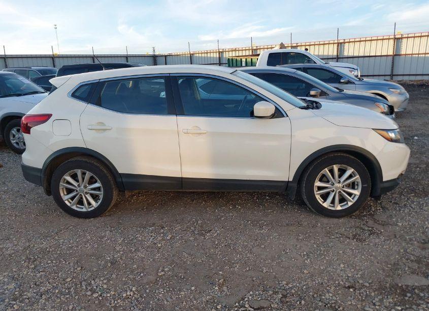 Photo 13 of 2017 Nissan Rogue SPORT S (VIN JN1BJ1CP9HW027925)