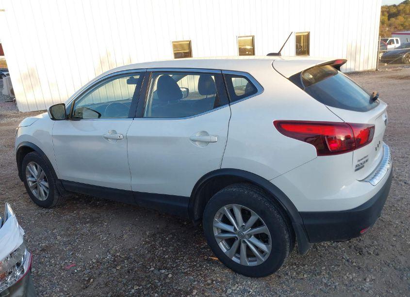 Photo 14 of 2017 Nissan Rogue SPORT S (VIN JN1BJ1CP9HW027925)