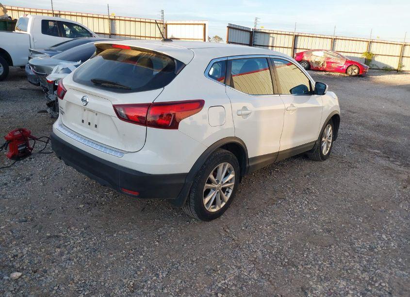 Photo 4 of 2017 Nissan Rogue SPORT S (VIN JN1BJ1CP9HW027925)