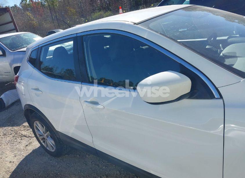 Photo 13 of 2017 Nissan Rogue SPORT S (VIN JN1BJ1CP9HW029397)