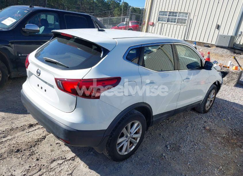 Photo 4 of 2017 Nissan Rogue SPORT S (VIN JN1BJ1CP9HW029397)