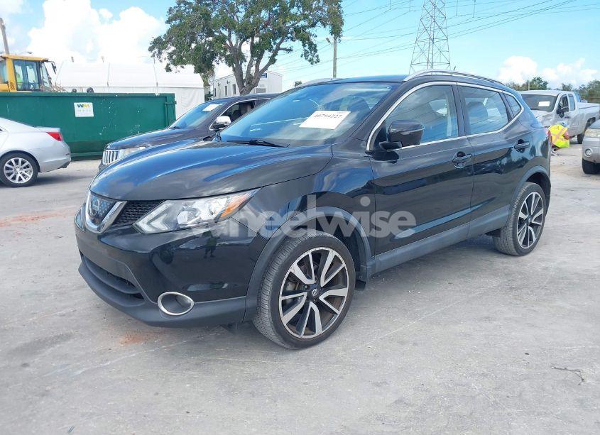 Photo 2 of 2018 Nissan Rogue SPORT SL (VIN JN1BJ1CP9JW101284)
