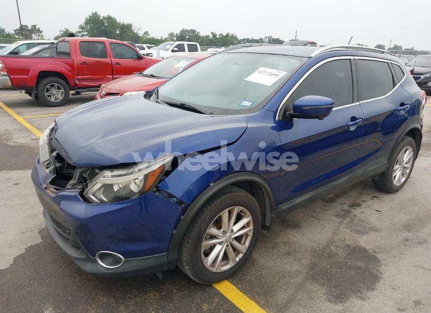 Photo 2 of 2018 Nissan Rogue SPORT SV (VIN JN1BJ1CP9JW103617)