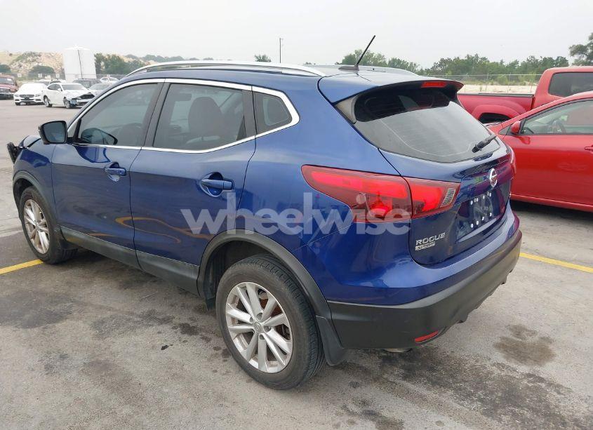 Photo 3 of 2018 Nissan Rogue SPORT SV (VIN JN1BJ1CP9JW103617)