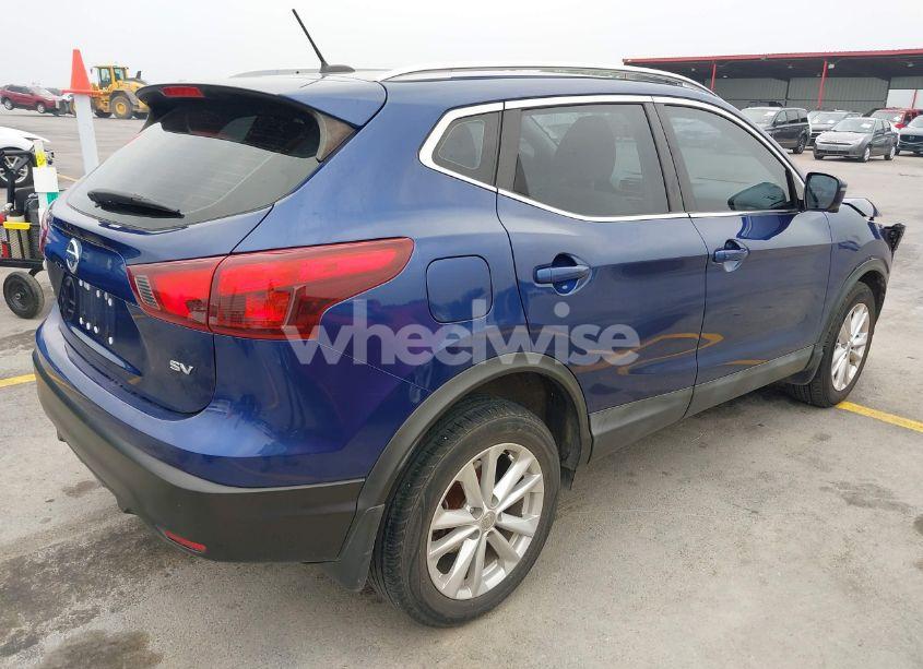 Photo 4 of 2018 Nissan Rogue SPORT SV (VIN JN1BJ1CP9JW103617)