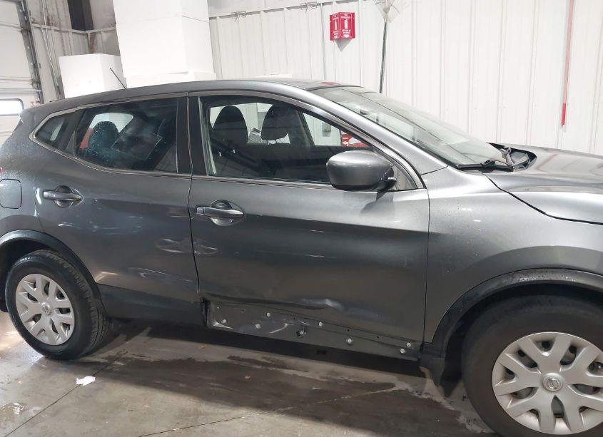 Photo 13 of 2018 Nissan Rogue SPORT S (VIN JN1BJ1CP9JW107540)